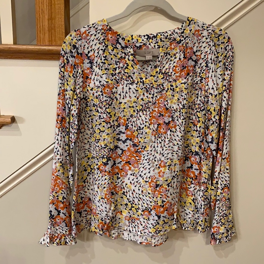 Beautiful silk Petite XXSP Loft  long sleeve ruffle cuff blouse Like new
